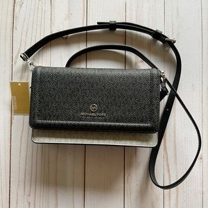 Michael Kors Jet Set Small Two-Tone Logo Smartphone Crossbody Bag